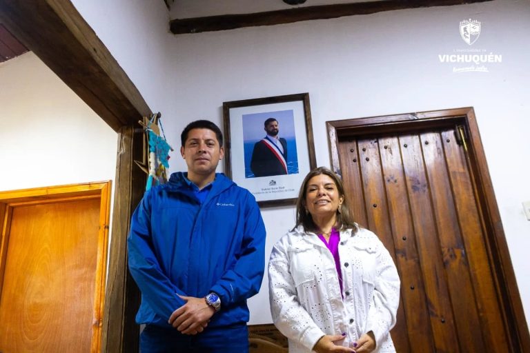 Alcalde se reúne con Directora de FOSIS para Fortalecer el Desarrollo Local