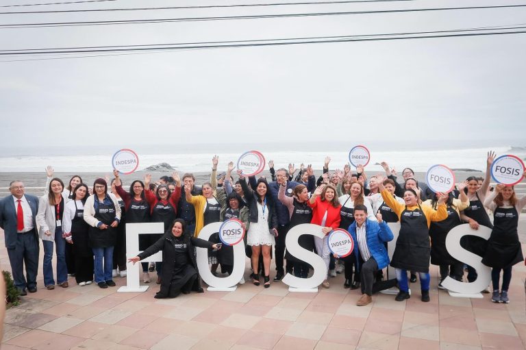 9 Mujeres de Nuestra Comuna Reciben su Certificación del Programa “Emprendamos Junto al Mar” de Indespa y Fosis