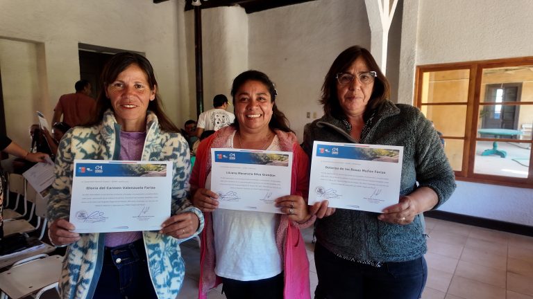 Programa Regional de Empleo certificó a trabajadoras y trabajadores de Vichuquén gracias a CONAF y al Gobierno Regional del Maule